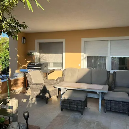 Apartman Hana *